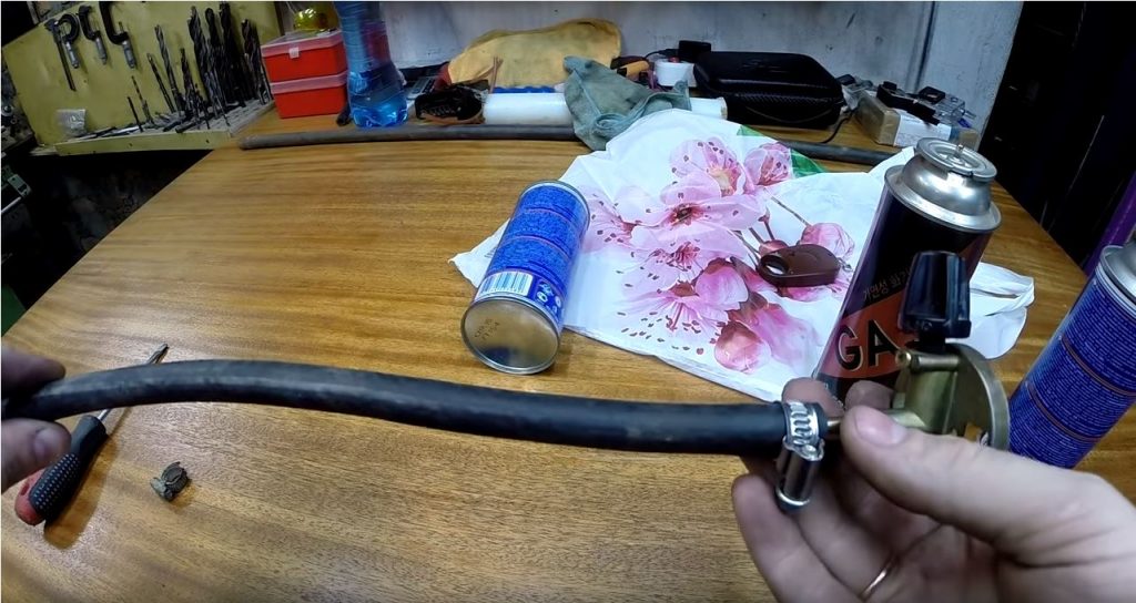 К шлангу присоединяем часть от горелки