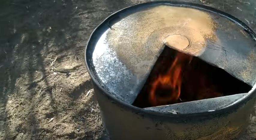 При необходимости подложите еще дров