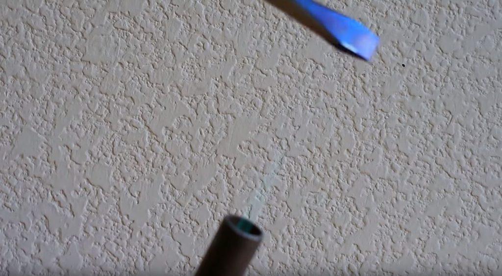 Нагреваем отвертку газовой горелкой