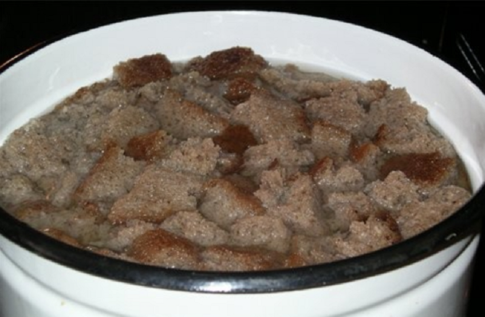 влажные сухарики. кусок хлеба и вода. сухари вода. хлеб и вода. стакан водки с хлебом.