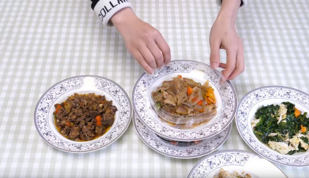 На него сверху ставим вторую тарелку