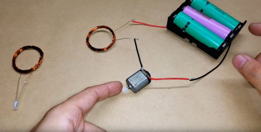 Вставляем аккумуляторы