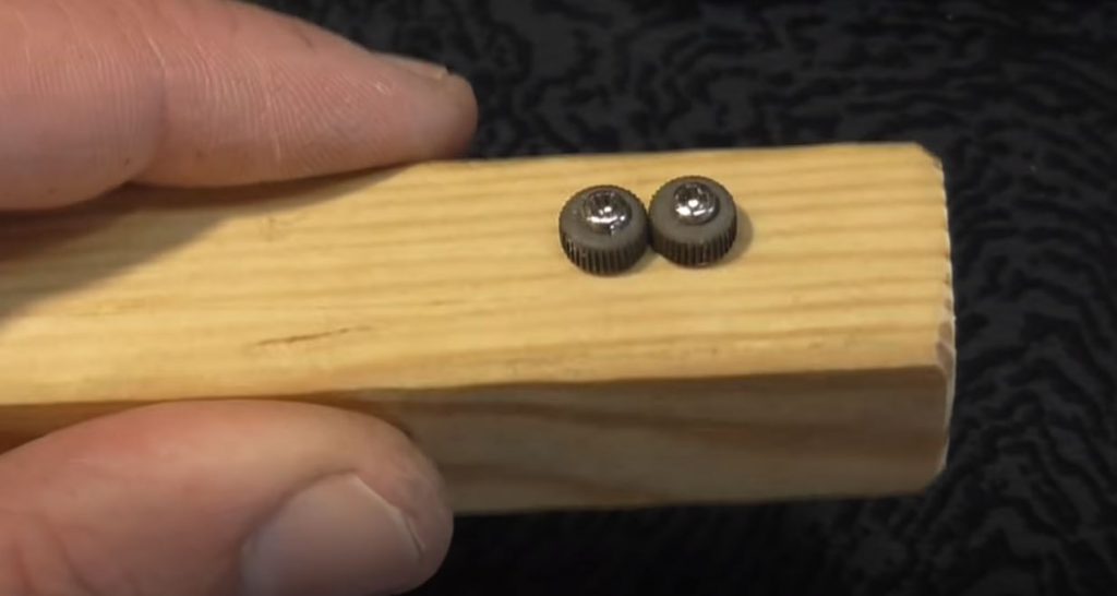 В результате получаем вот такую компактную точилку