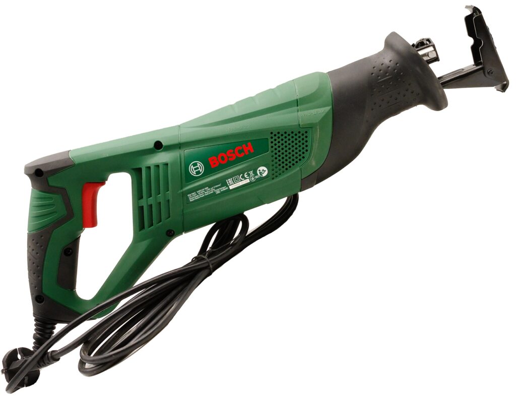 12 Лучших сабельных пил 2025