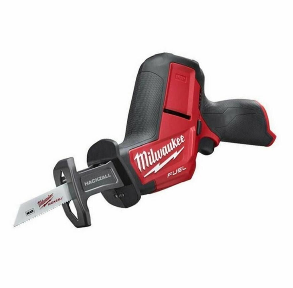 12 Лучших сабельных пил 2025