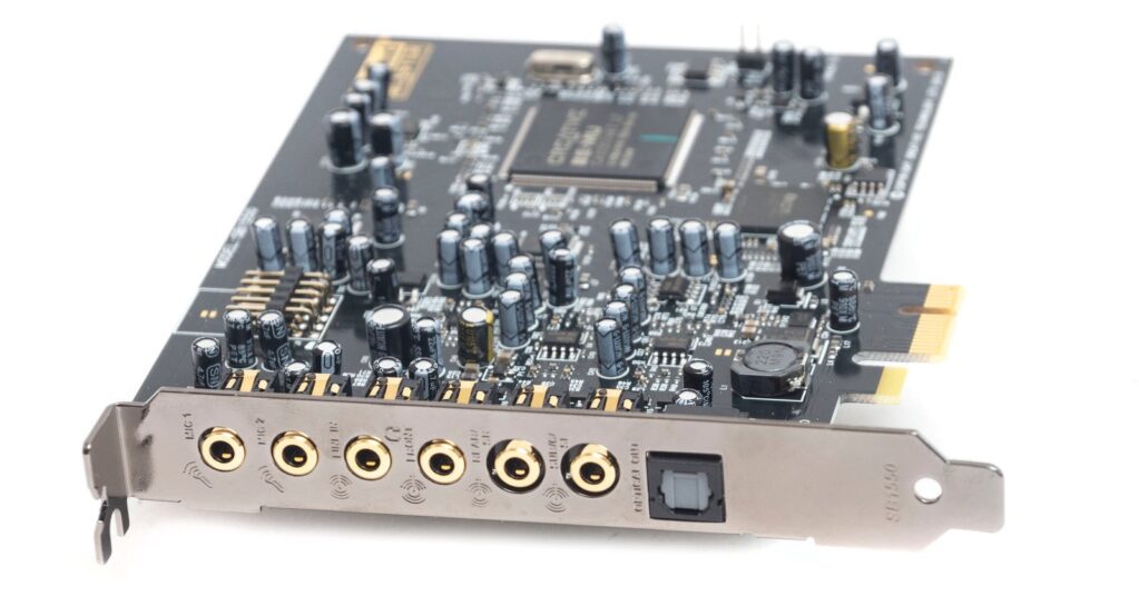 17 Лучших звуковых карт для компьютера 2025