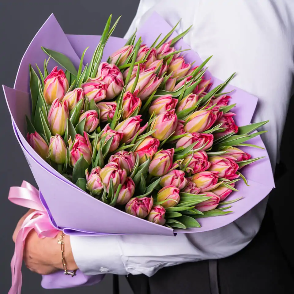 Какие букеты цветов любят дарить в разных странах мира?