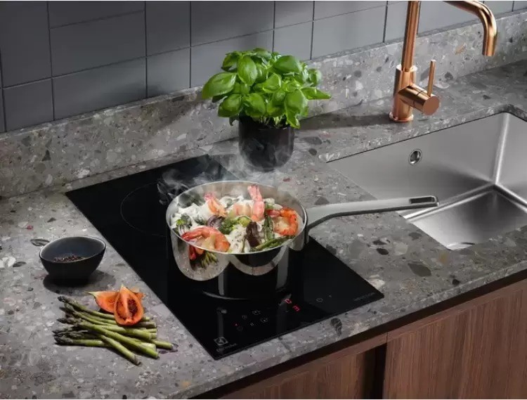 Варочная панель Electrolux LIT30230C