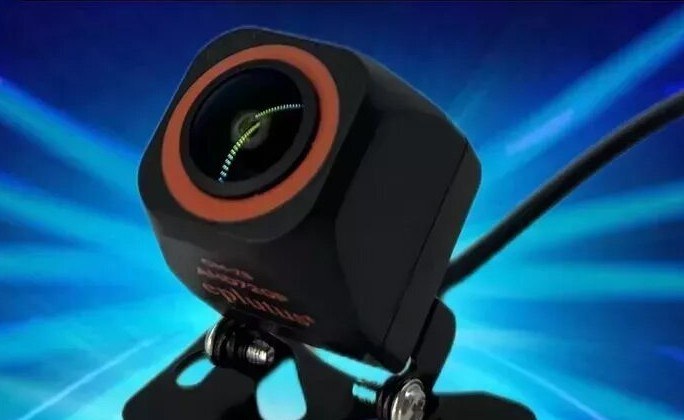 Камера заднего вида Eplutus CM-75
