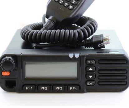 Автомобильная рация Comrade R90 UHF